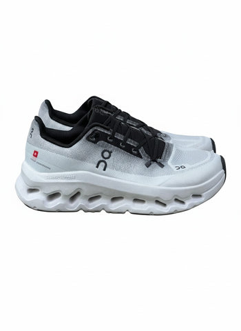 White&Black On Cloudtilt Sneaker
